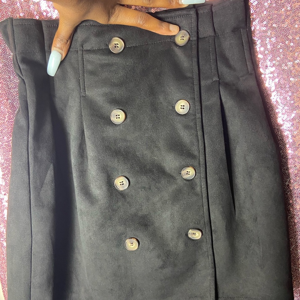 Fashion Nova Extra Small Black buttoned Skirt